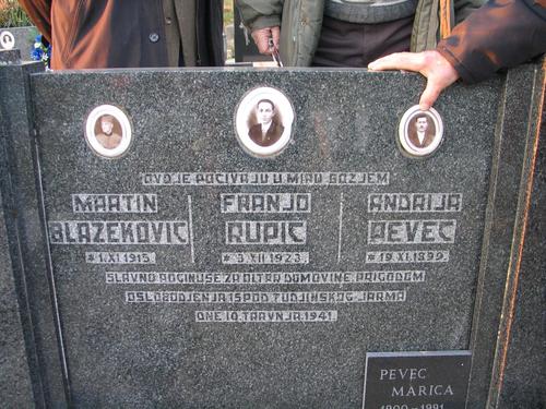 Donji Mosti (2005.g.): Spomen ploča žrtvama nad Hrvatima 10.travnja 1941.g.