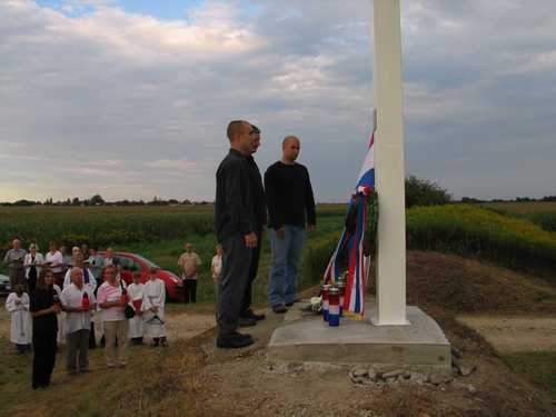 Gornji Hraščani - grobište Sep (2008.g.): hodočašče kod grobišta komunističkih žrtava 1945.g.