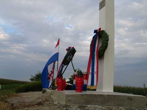 Gornji Hraščani - grobište Sep (2008.g.): hodočašče kod grobišta komunističkih žrtava 1945.g.
