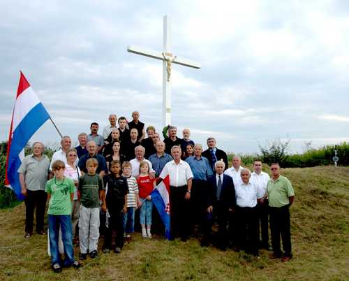 Gornji Hraščani - grobište Sep (2008.g.): hodočašče kod grobišta komunističkih žrtava 1945.g.