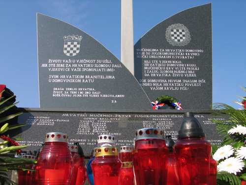 Vratišinec: spomenik Jugokomunističkim žrtvama (odkriven 08.10.2008.g.)