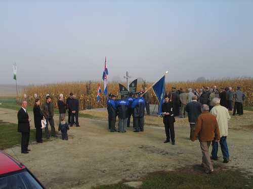 Vratišinec: spomenik Jugokomunističkim žrtvama (odkriven 08.10.2008.g.)