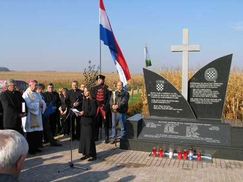 Vratišinec: spomenik Jugokomunističkim žrtvama (odkriven 08.10.2008.g.)