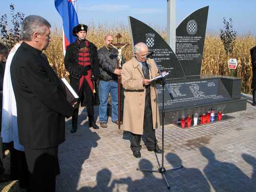 Vratišinec: spomenik Jugokomunističkim žrtvama (odkriven 08.10.2008.g.)
