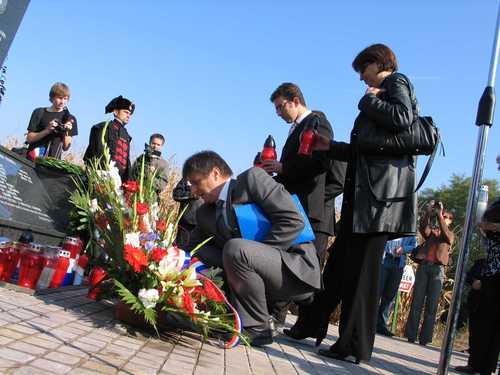Vratišinec: spomenik Jugokomunističkim žrtvama (odkriven 08.10.2008.g.)