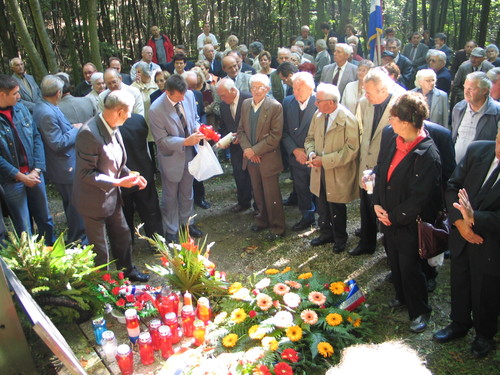 Leskovec Toplički 2005.g.: komemoracija povodom 62. godišnjice poubijanih Hrvata 1943.g.