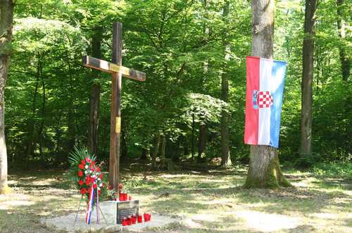 Jastrebarsko - Gović 2008.g.: proklet bio, tko ih je ubio ovdje u zelenom gaju