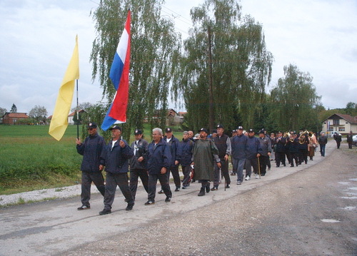 Čukovec 2005.g.: hrvatski invalidi Hodočasnici na putu Vukovar-Ovčara-Bleiburg (put 470km)
