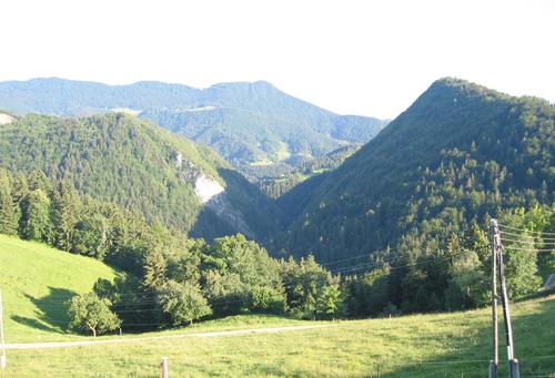 Kanjon Huda luknja (slika 2004.): kraj masovnih pobojev maja 1945.leta