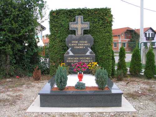 Sračinec 2008.g.: spomen križ komunističkih žrtava