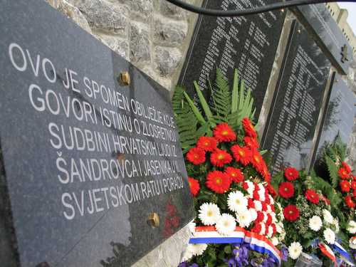  Šandrovac-Jesenik 09-11-2008.g.: komemoracija za žrtve komunističkog nasilja nad domačinima