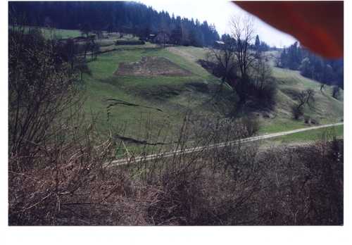 Mislinja 1999.: je proti tankovski kanal kraj masovnega morišča ? (zemeljski plaz)